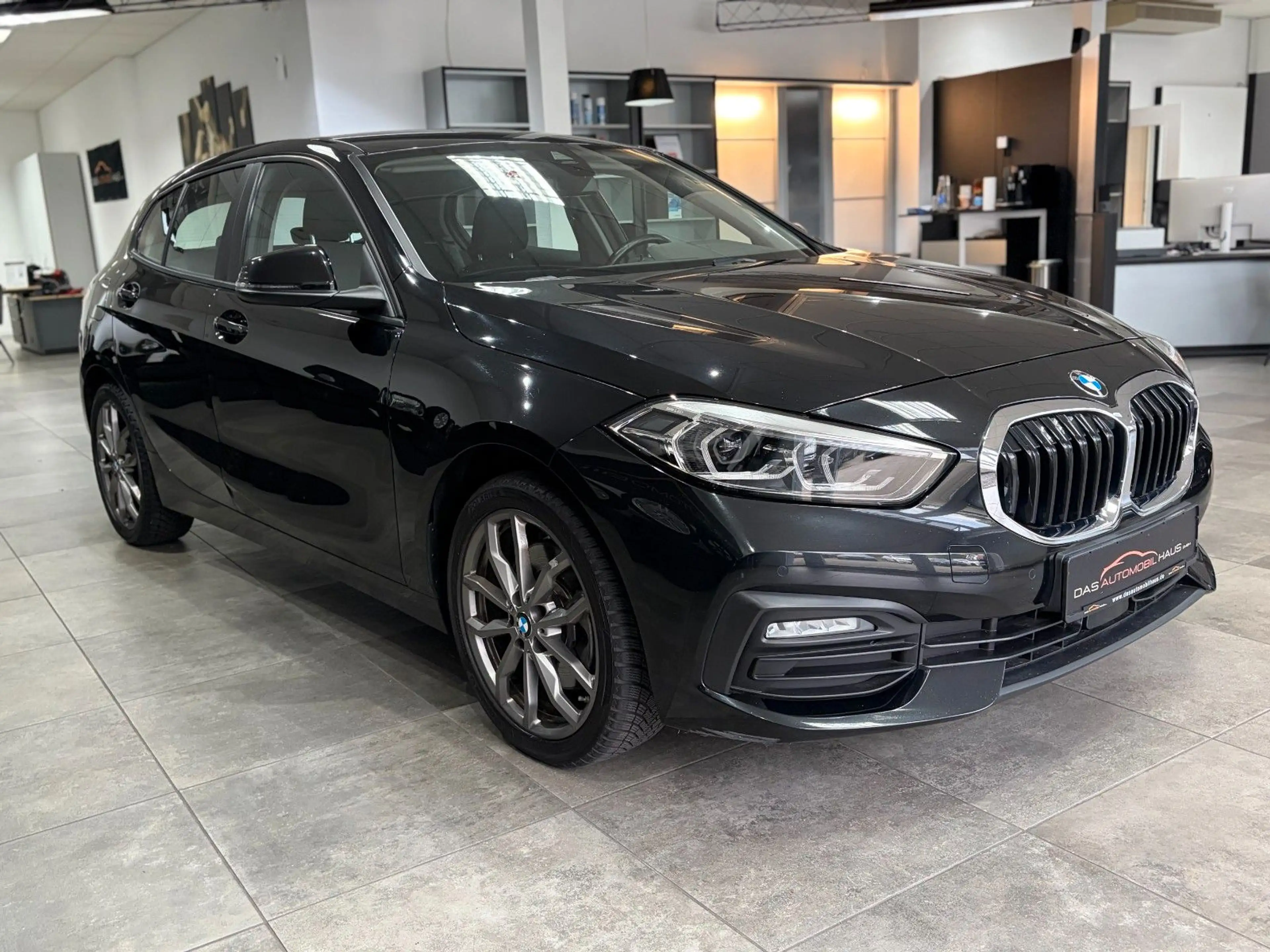 BMW 120 1 Limousine*LED*LiveCockpit*Automatik*Hifi* — photo 5