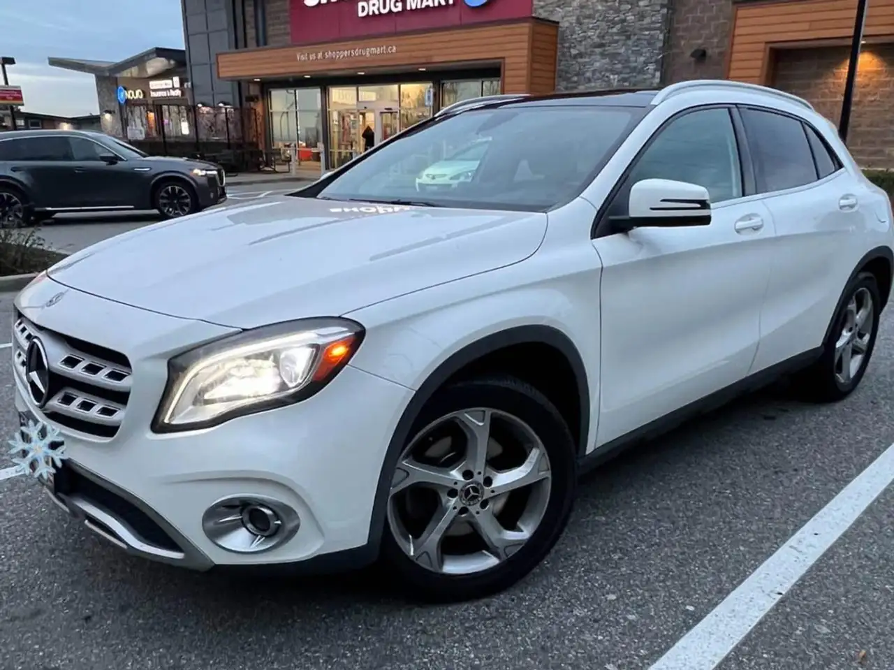 Mercedes-Benz GLA снимка Mercedes-Benz GLA