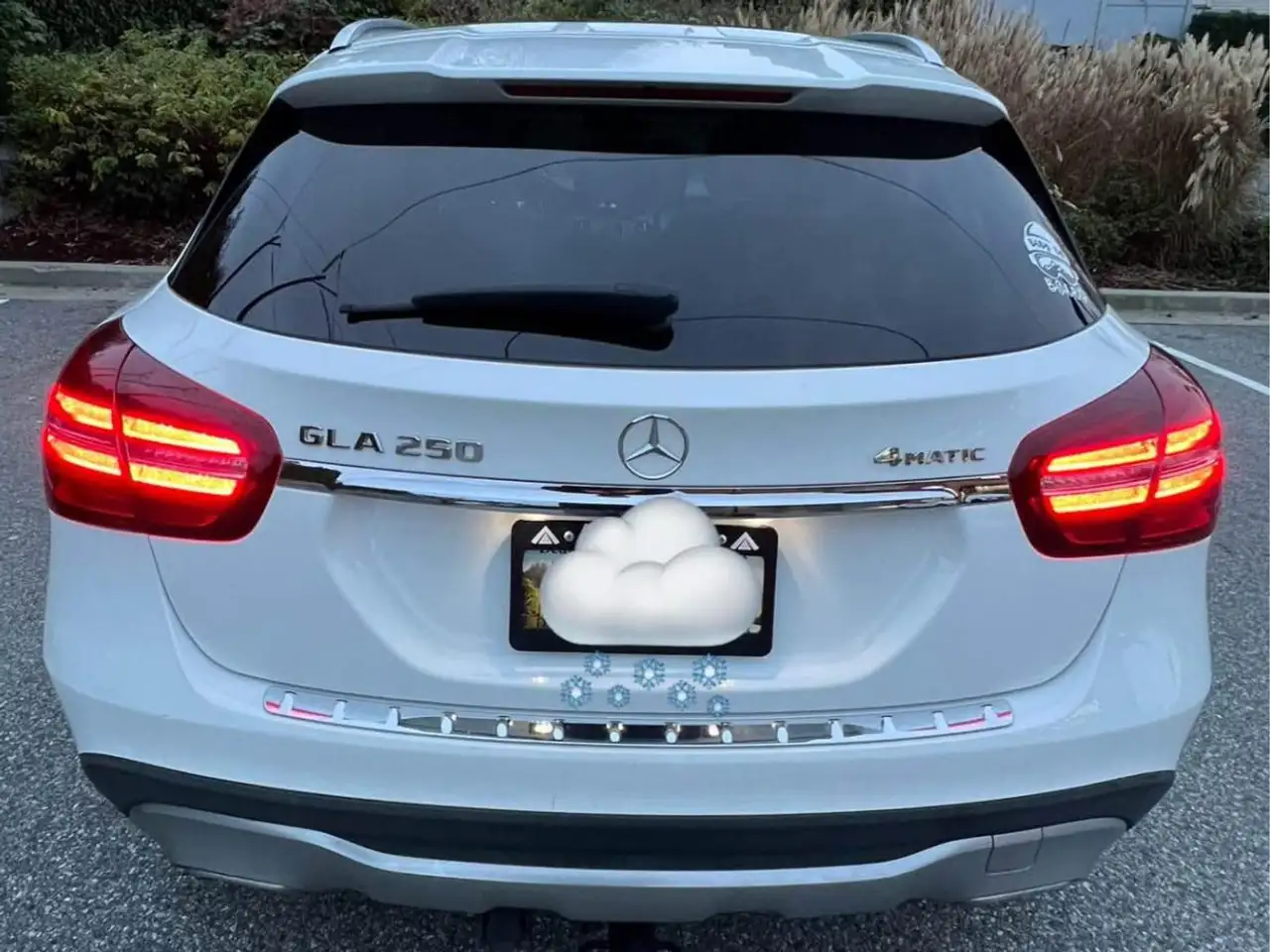 Mercedes-Benz GLA снимка Mercedes-Benz GLA