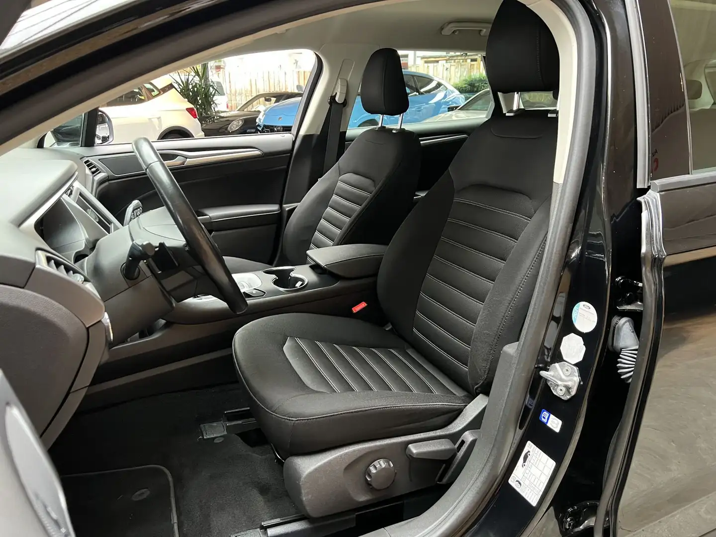 Ford Mondeo Business Edition CarPlay PDC SHZ Navi LED Negru - 2