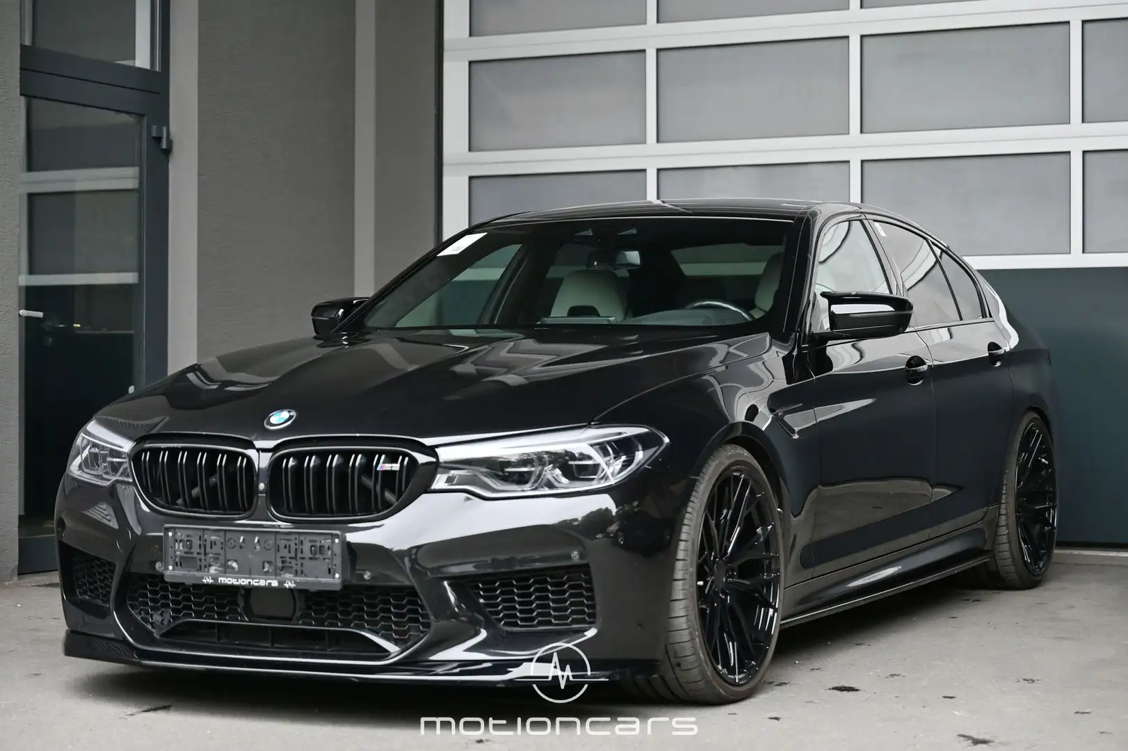 BMW M5 Competition EXP € 58.480,- Schwarz - 1