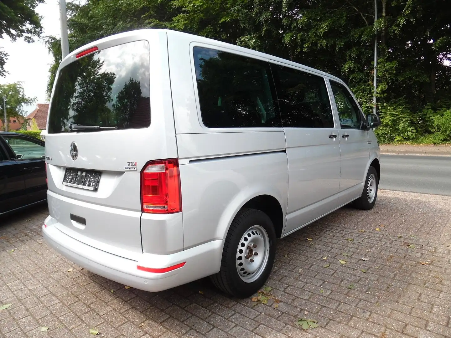 Volkswagen T6 Multivan 2,0 TDI*Navi*SZH Silber - 2