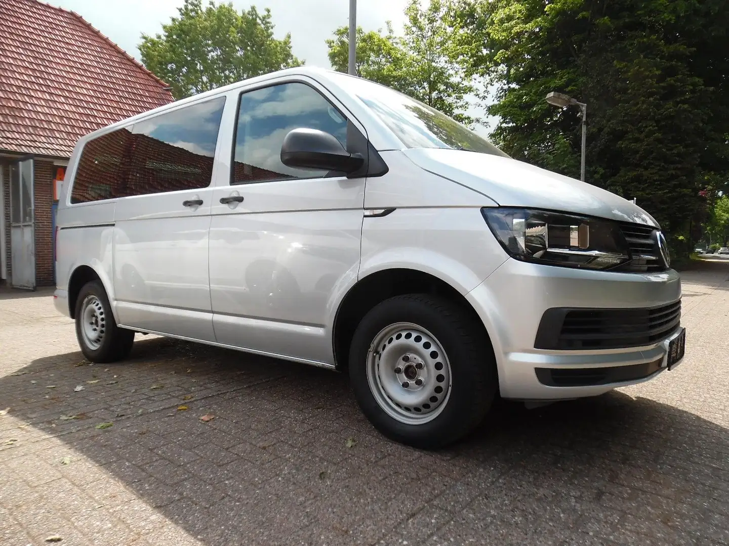 Volkswagen T6 Multivan 2,0 TDI*Navi*SZH Silber - 1