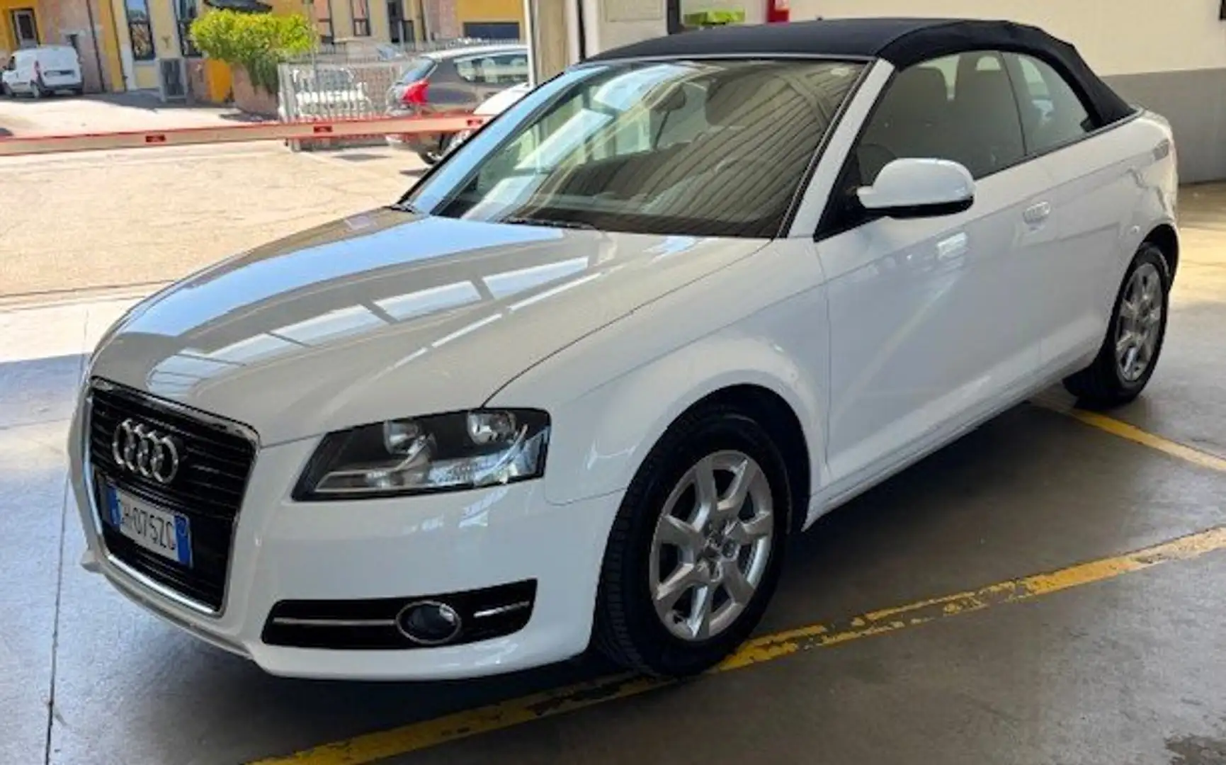 Audi A3 A3 II Cabriolet Cabrio 1.2 tfsi Attraction 105cv Blanc - 1