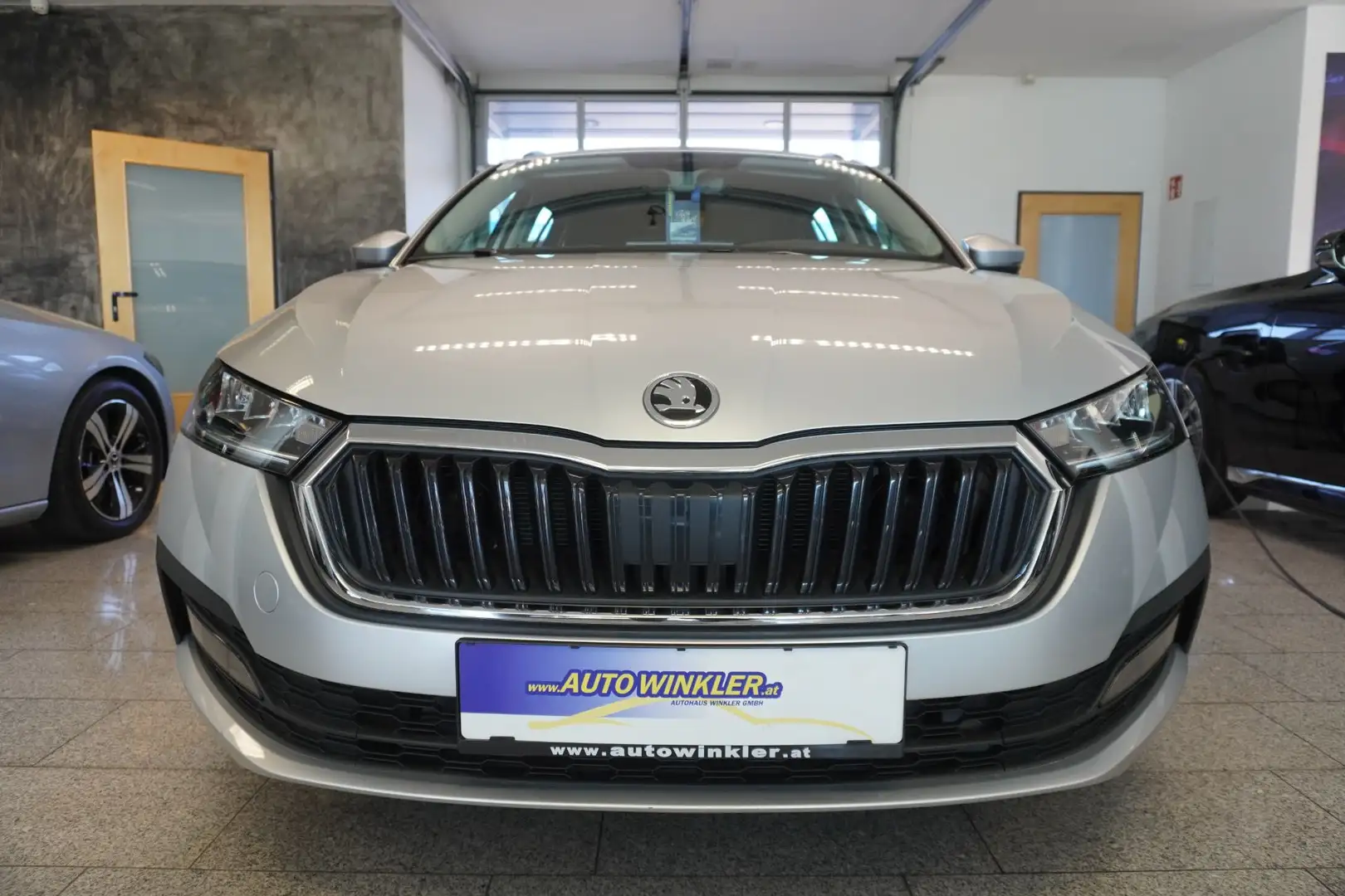 Skoda Octavia Combi 2,0 TDI 4x4 Ambition DSG Silber - 2