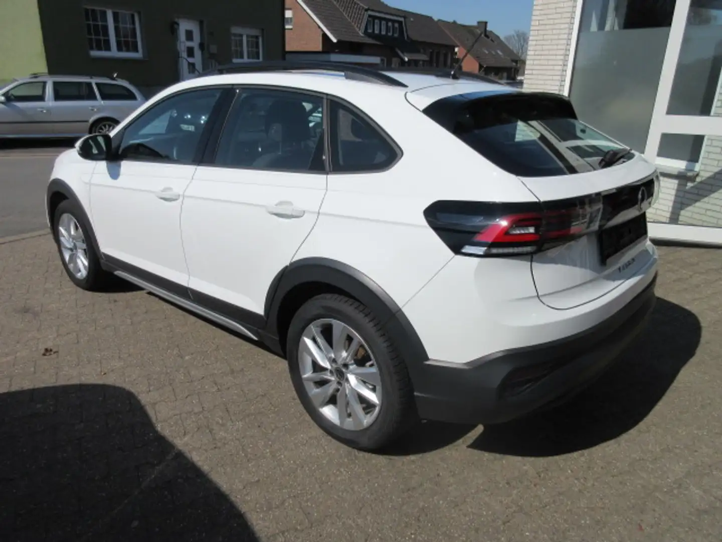 Volkswagen Taigo Life 1.0 TSI NAVI KAMERA ALU ACC LED APS SITZHZG KLIMA Weiß - 2