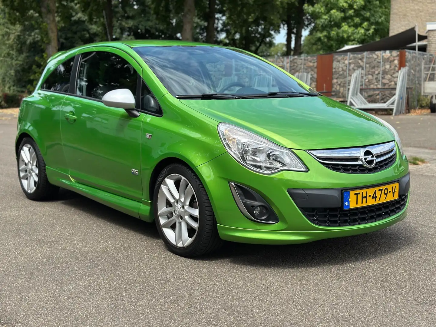 Opel Corsa 1.4-16V OPC Line Airco Sport apk Groen - 2