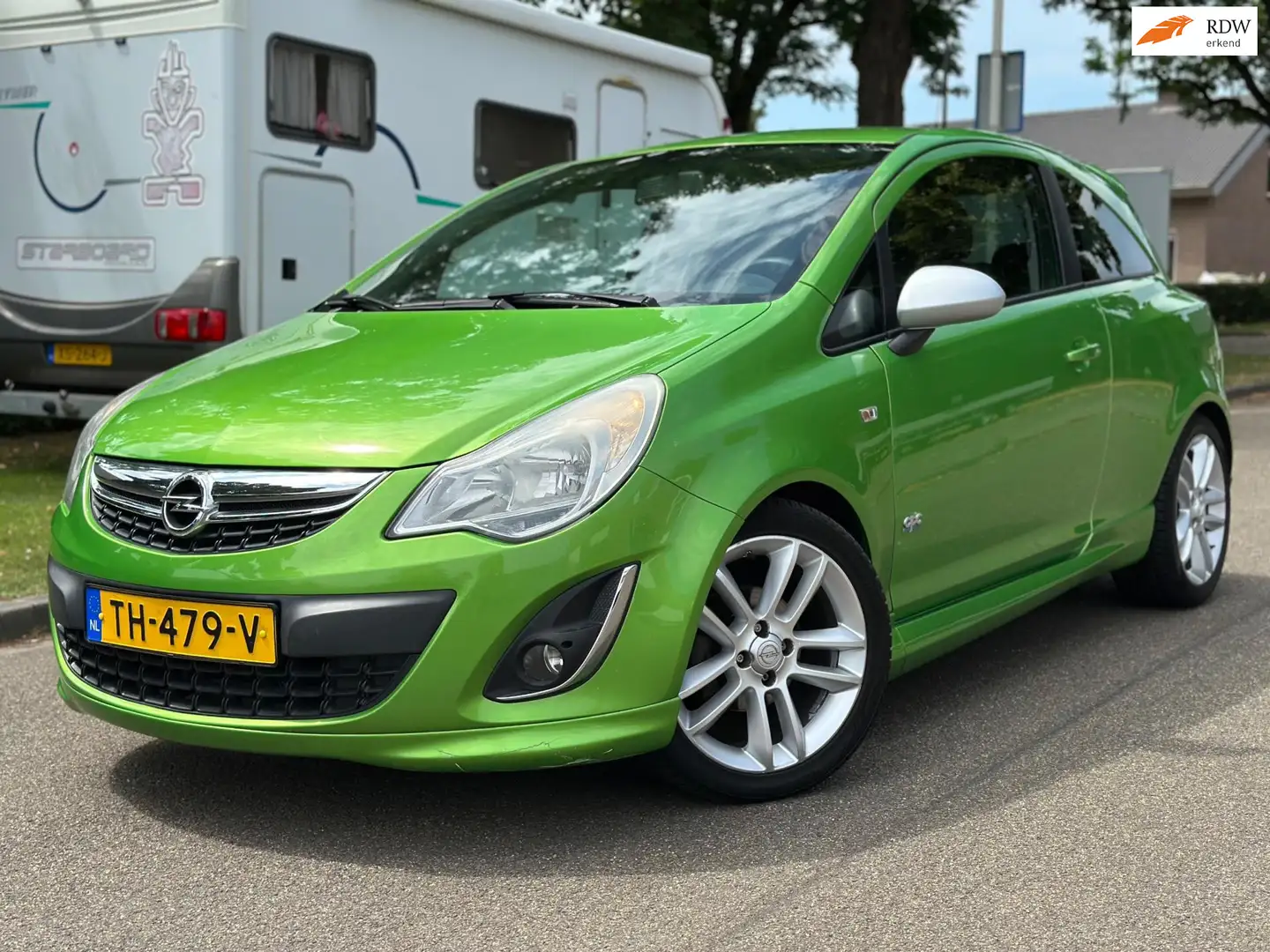 Opel Corsa 1.4-16V OPC Line Airco Sport apk Groen - 1