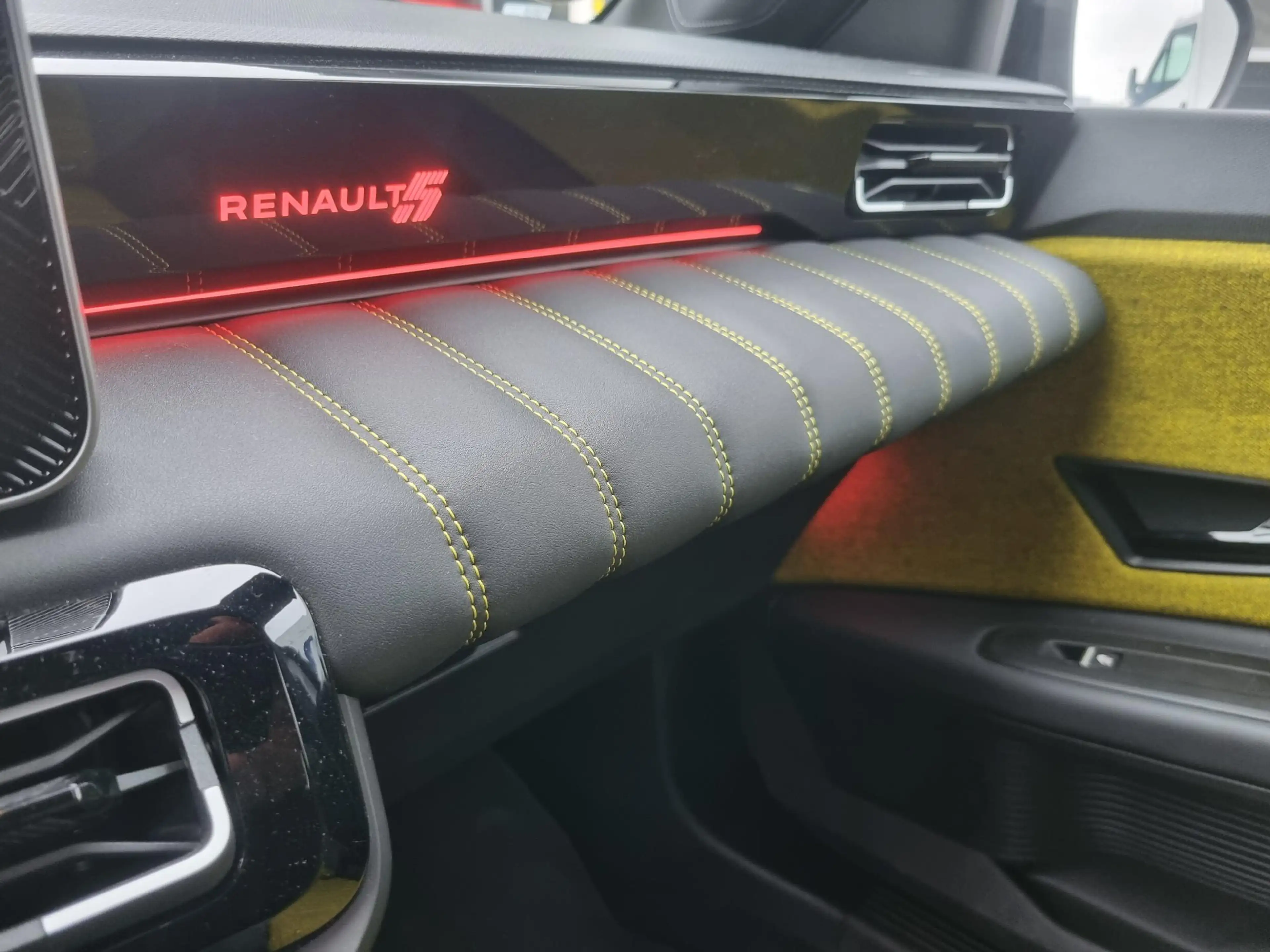 Renault R 5 urban range iconic cinq 40 kWh Harman Kardon / ACC — photo 12