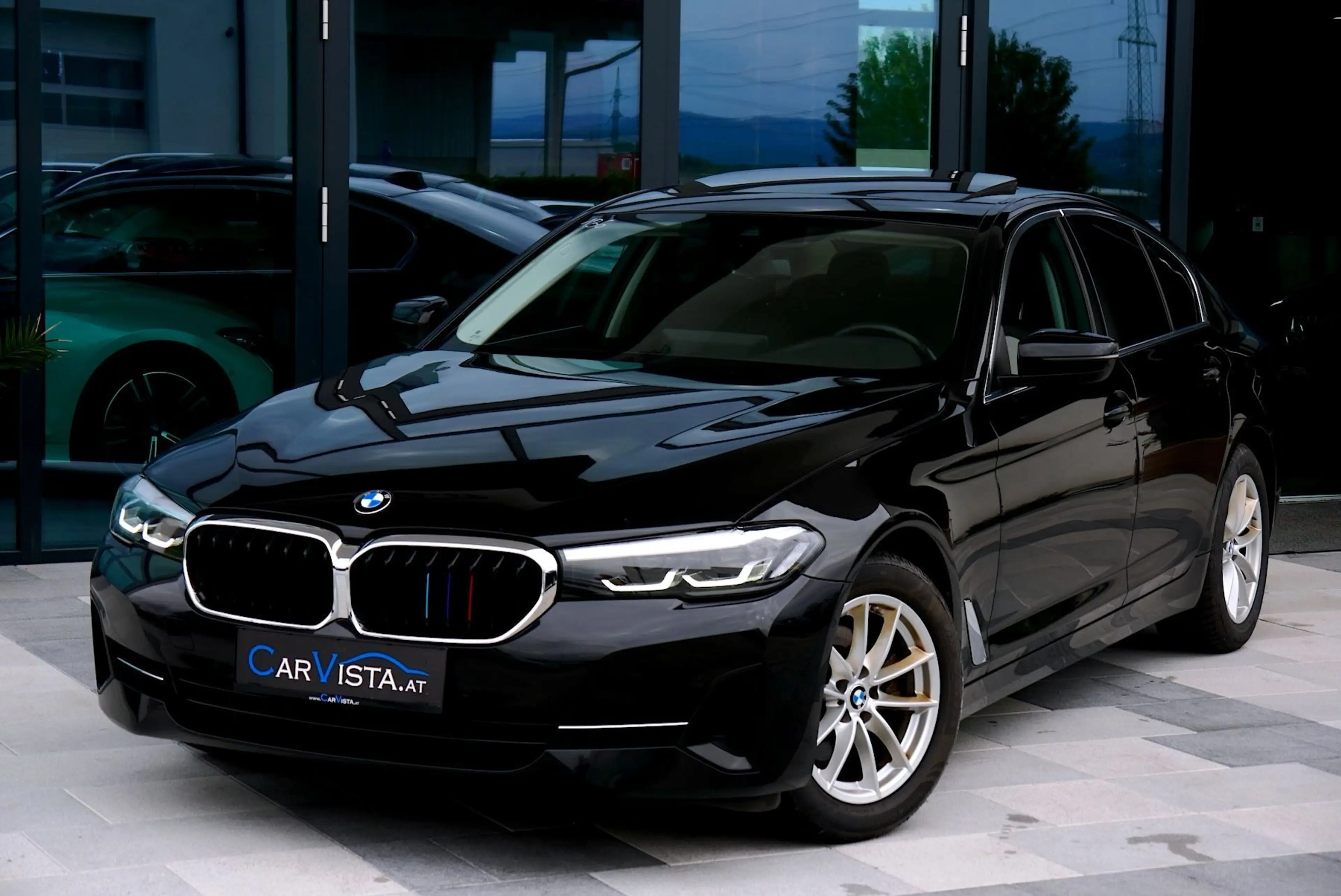 BMW 520 d Aut. *Schiebedach & Anhängerkupplung* — photo 3