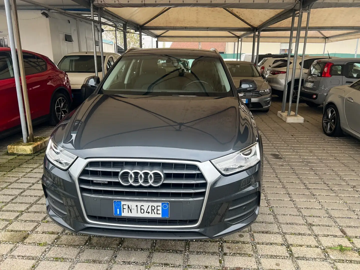 Audi Q3 2.0 TFSI 180 CV quattro S tronic Business Grigio - 2