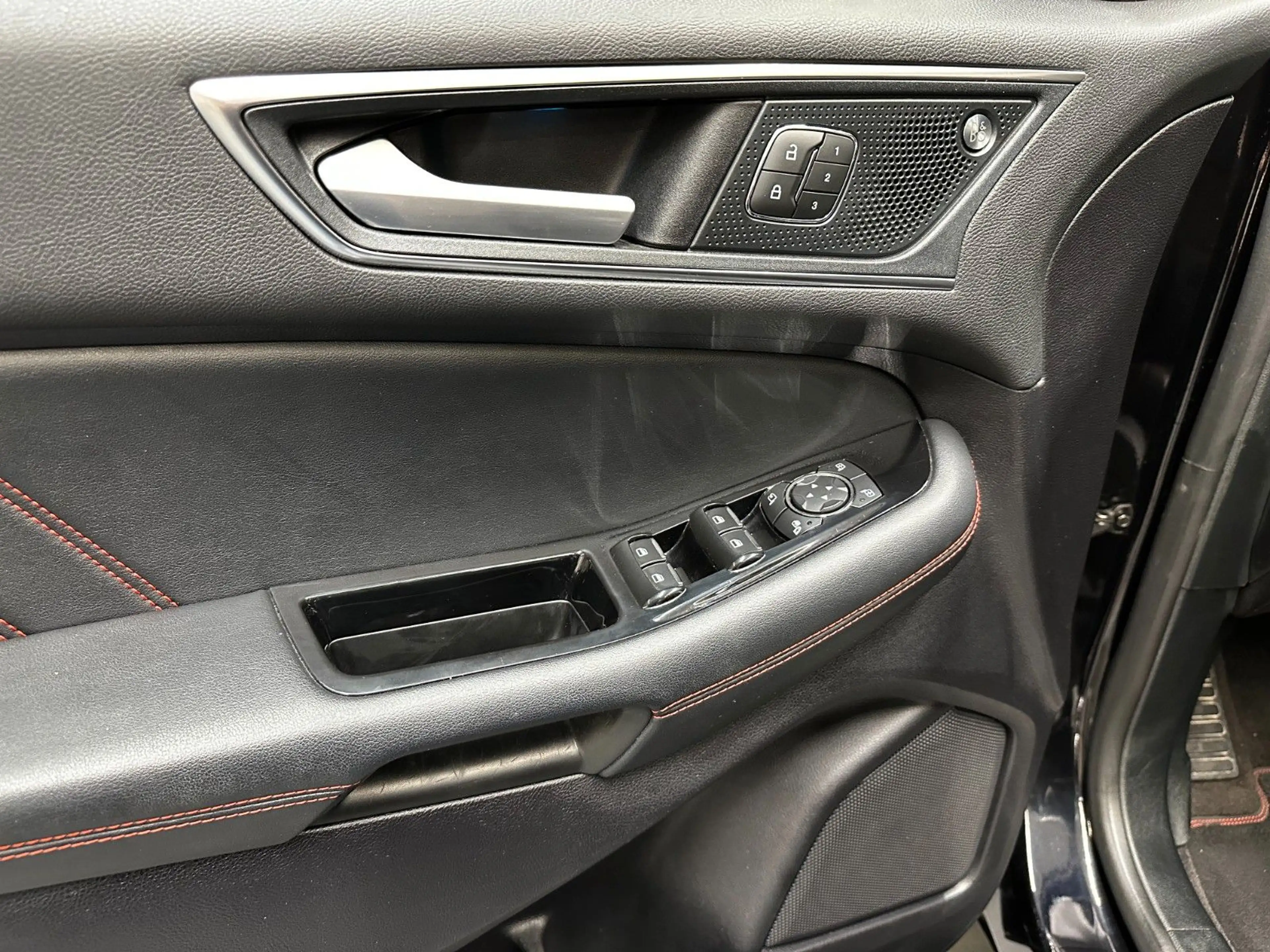 Ford Edge ST-Line 4x4 *BLACK*PANO*KAMERA*SITZKLIMA* — photo 11