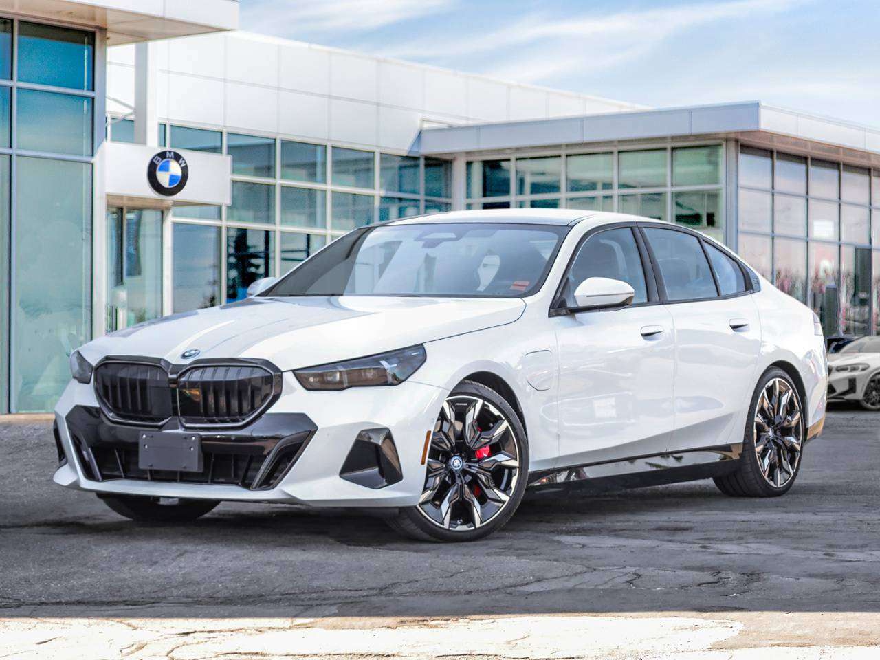 2026 BMW 5 Series 550e xDrive thumb 28