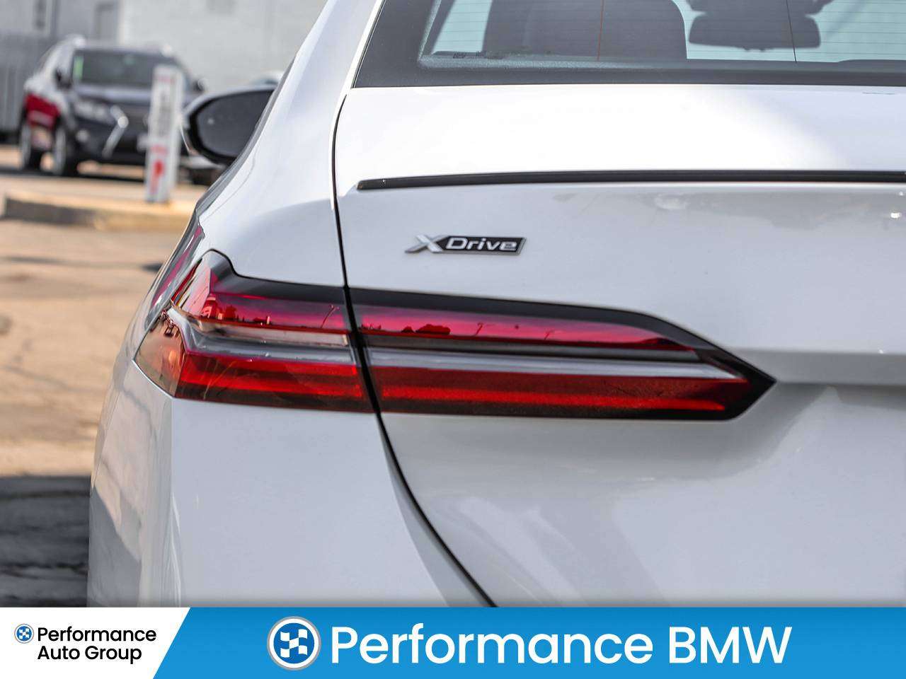2026 BMW 5 Series 550e xDrive thumb 10