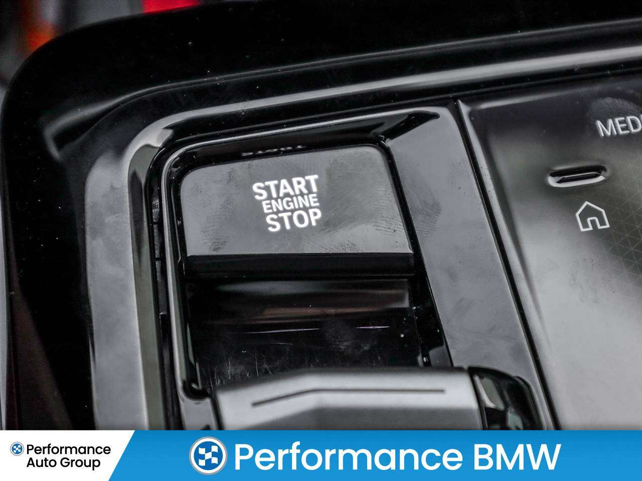 2026 BMW 5 Series 550e xDrive thumb 26