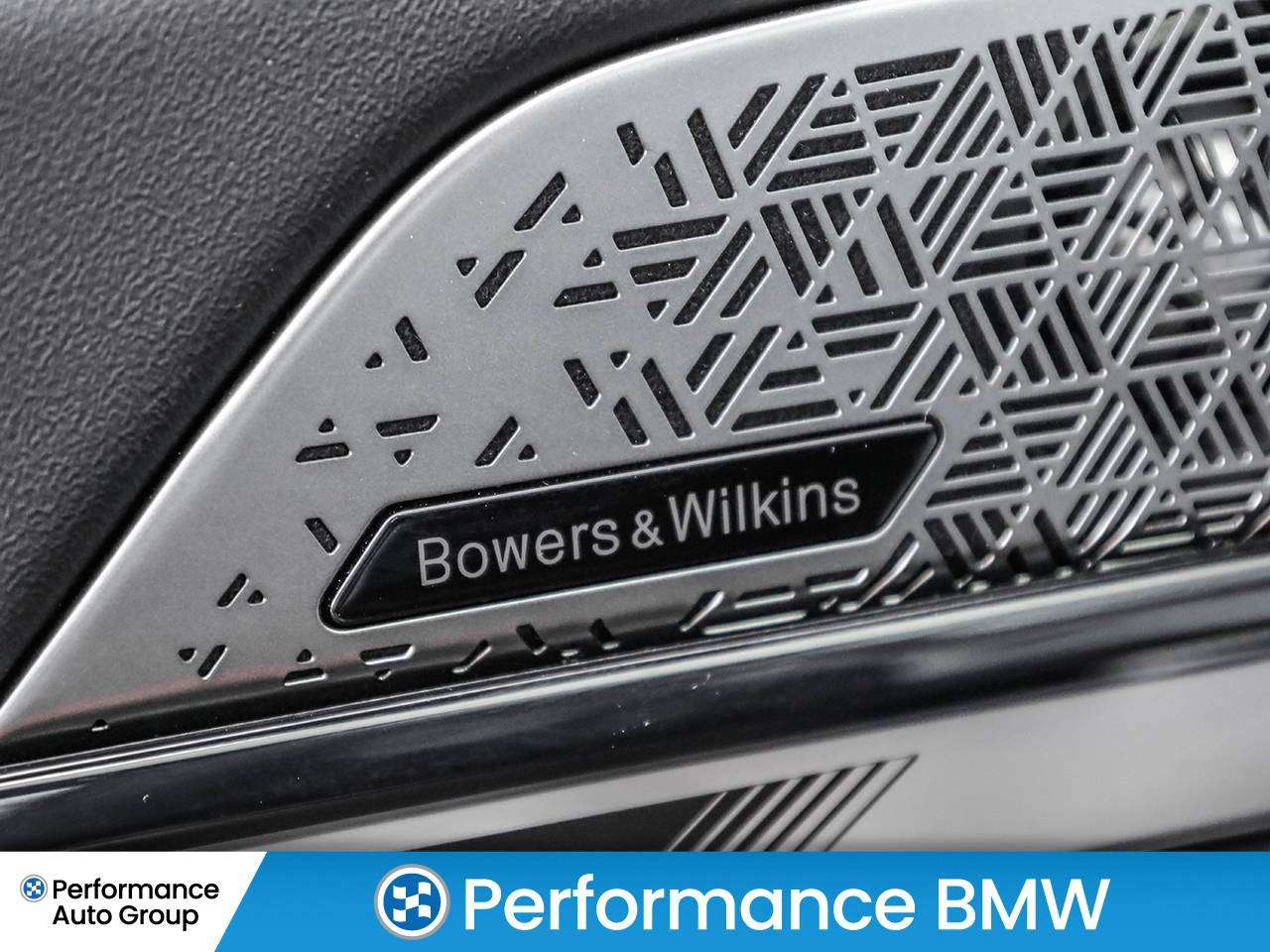 2026 BMW 5 Series 550e xDrive thumb 17