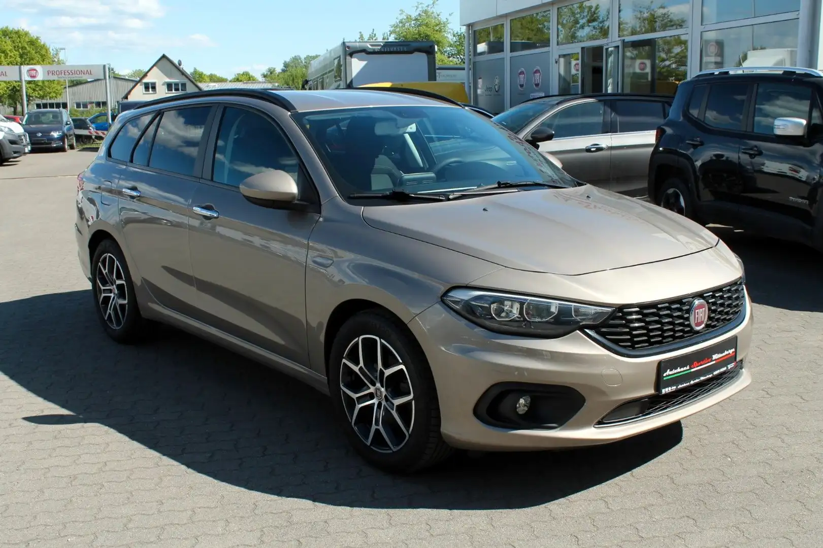 Fiat Tipo Kombi 1.4 Lounge Navi,SHZ, Kamera, AHK, CarPlay Beige - 2