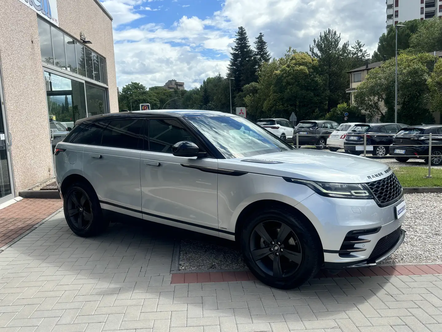 Land Rover Range Rover Velar Velar 2.0d i4 R-Dynamic SE 240cv auto my19 Zilver - 2