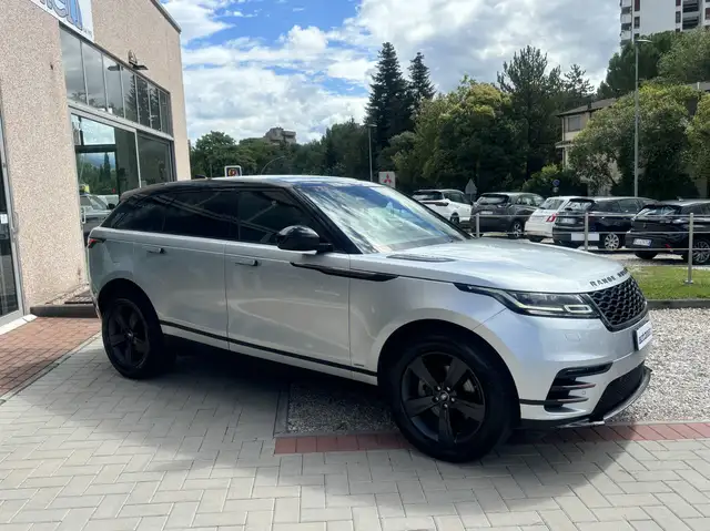 Land Rover Range Rover Velar Velar 2.0d i4 R-Dynamic SE 240cv auto my19