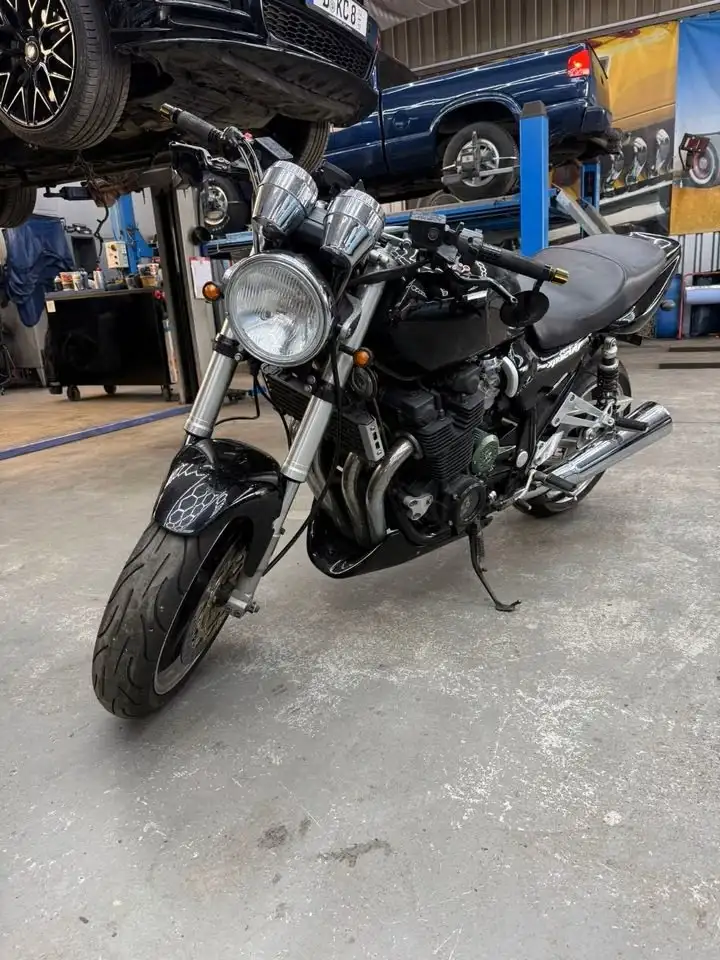 Yamaha XJR 1200