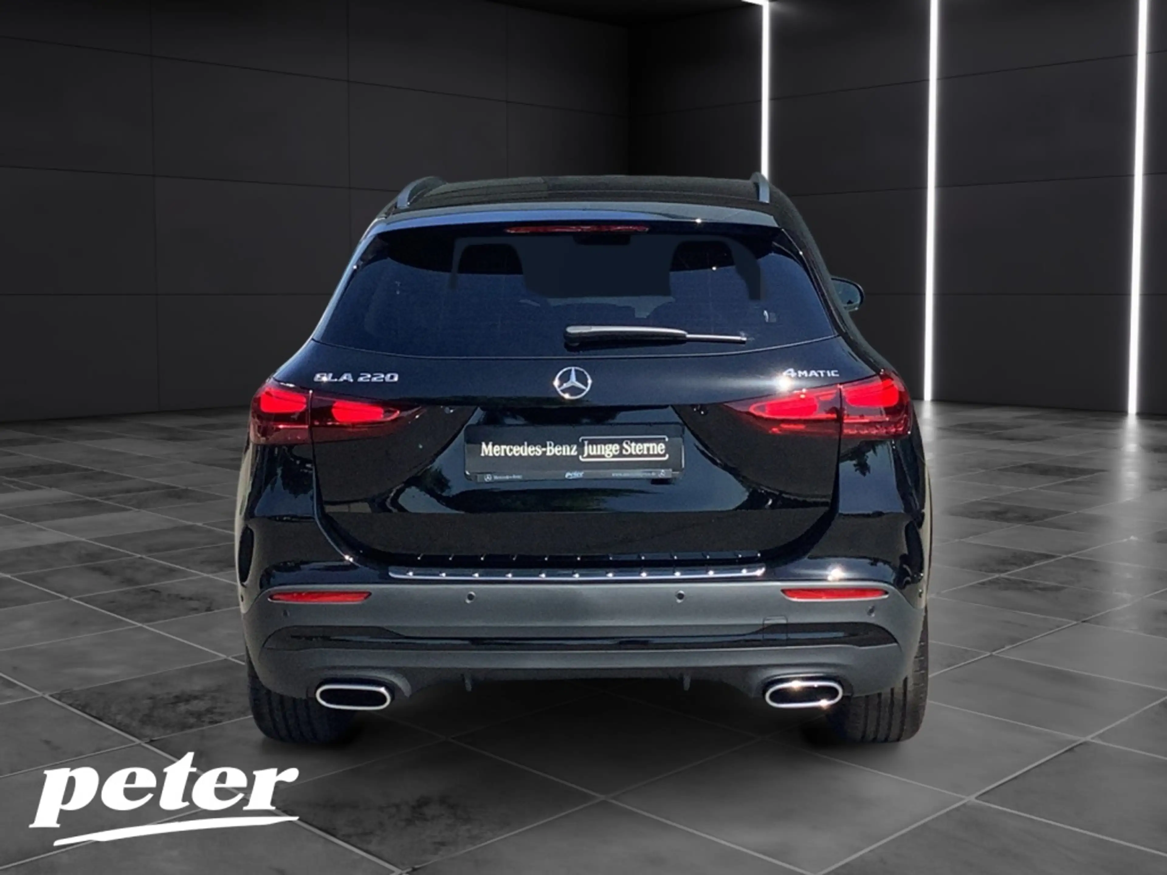 Mercedes-Benz GLA 220 4MATIC AMG+NIGHT+19"+MULTIBEAM+AMBIENTE+ — photo 4