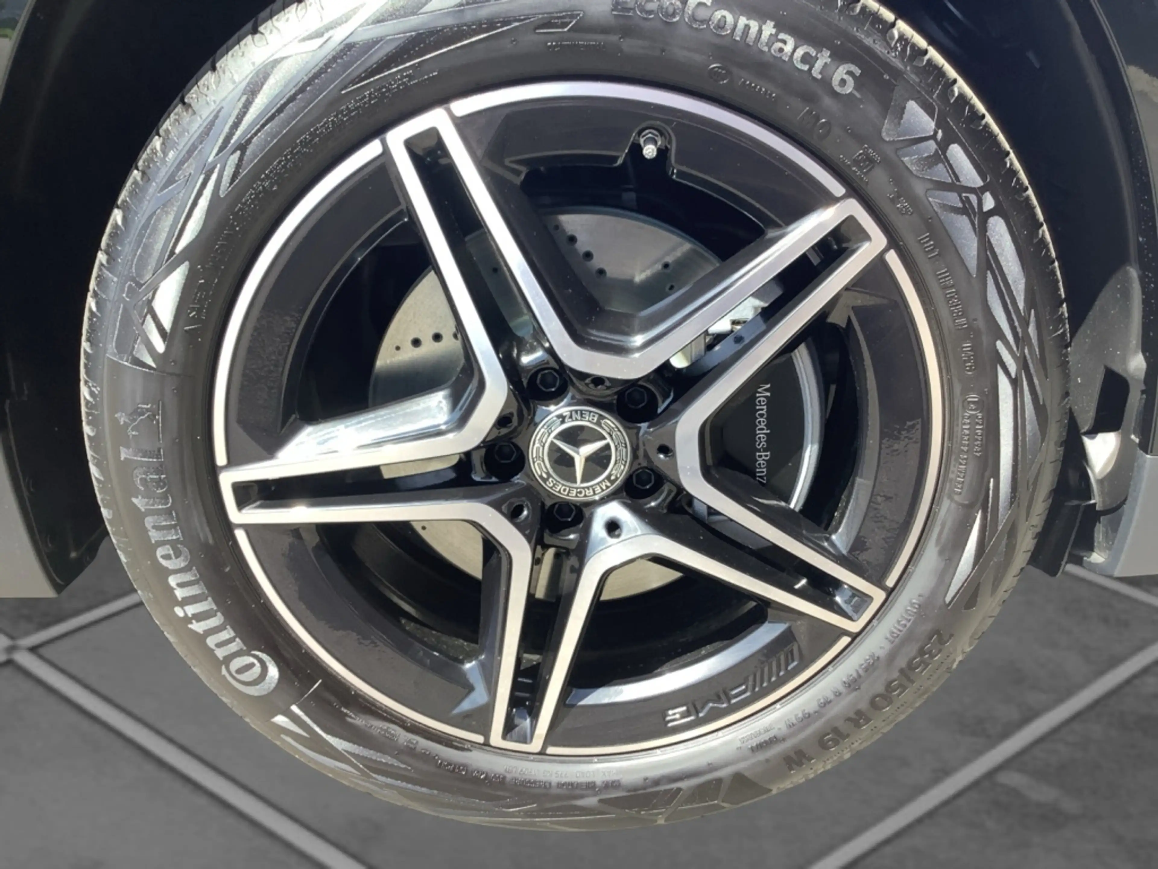 Mercedes-Benz GLA 220 4MATIC AMG+NIGHT+19"+MULTIBEAM+AMBIENTE+ — photo 5