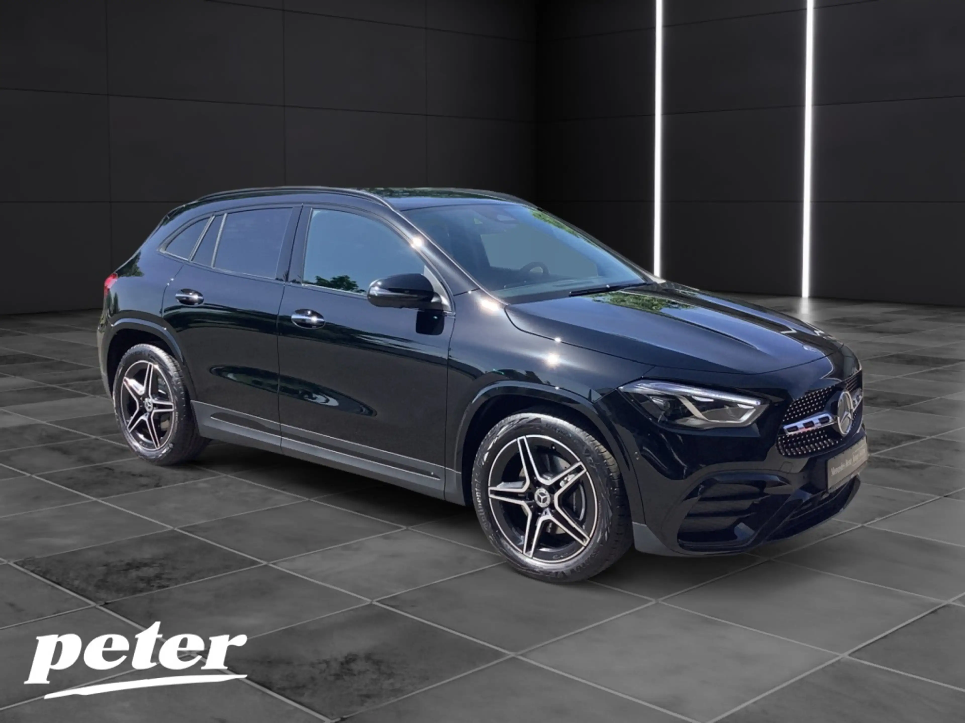 Mercedes-Benz GLA 220 4MATIC AMG+NIGHT+19"+MULTIBEAM+AMBIENTE+ — photo 3