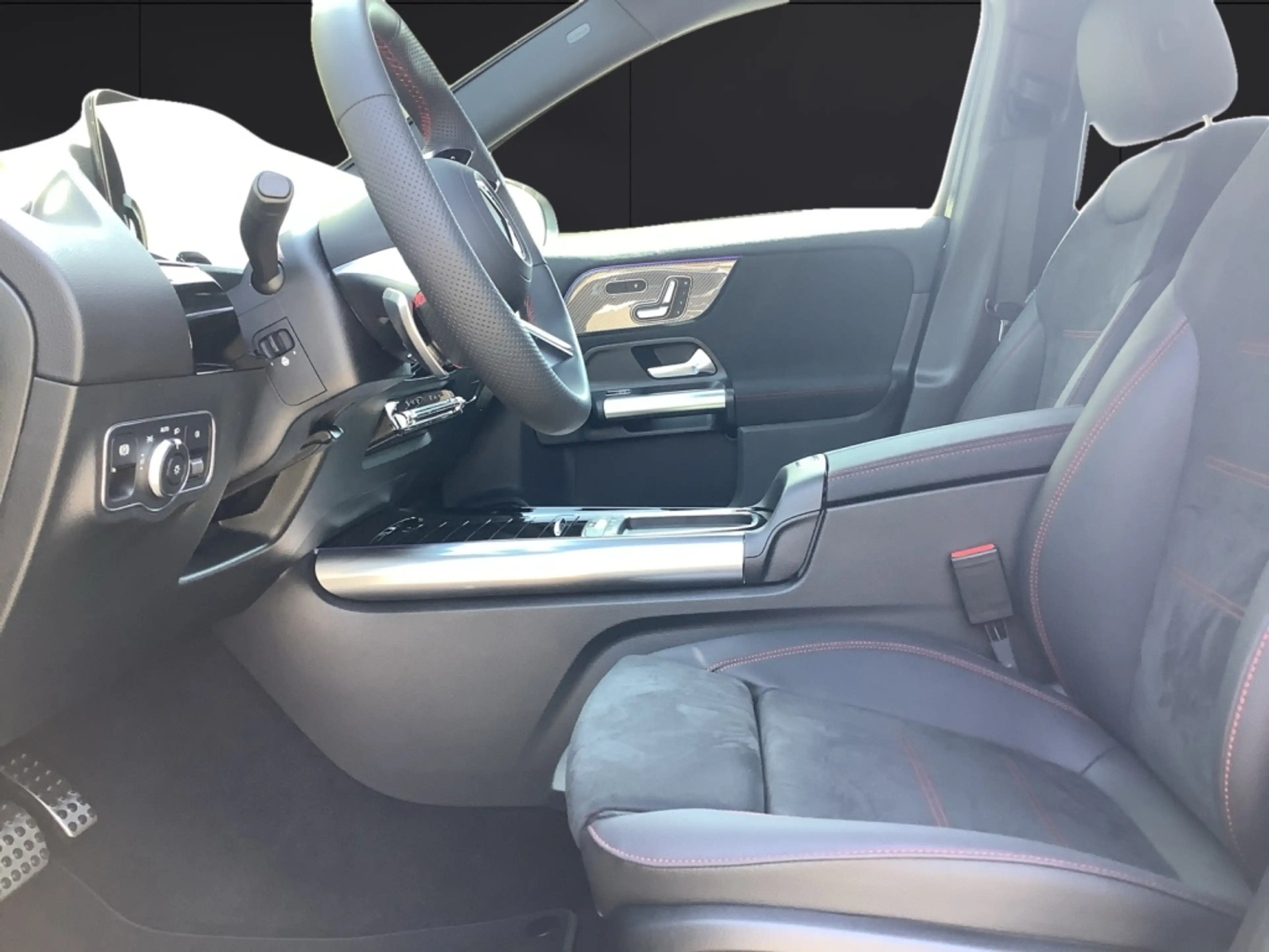 Mercedes-Benz GLA 220 4MATIC AMG+NIGHT+19"+MULTIBEAM+AMBIENTE+ — photo 8