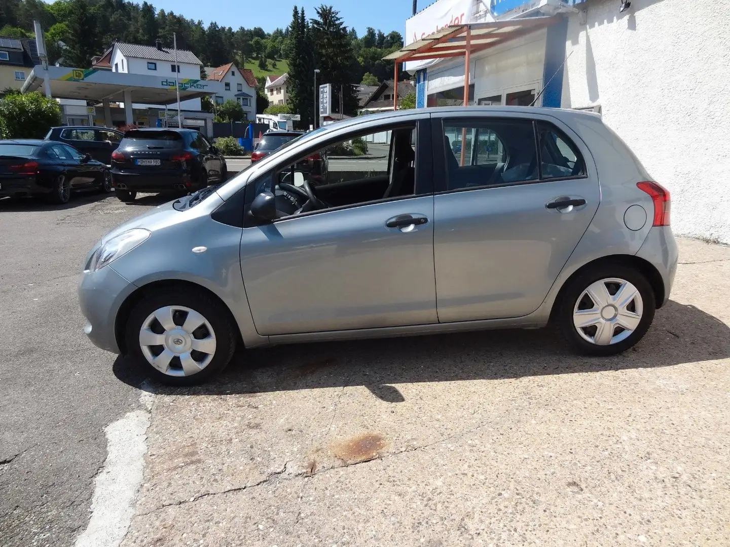 Toyota Yaris Cool/1.Hand/59.000km/Klima/8-fach Bereift/ Silber - 2