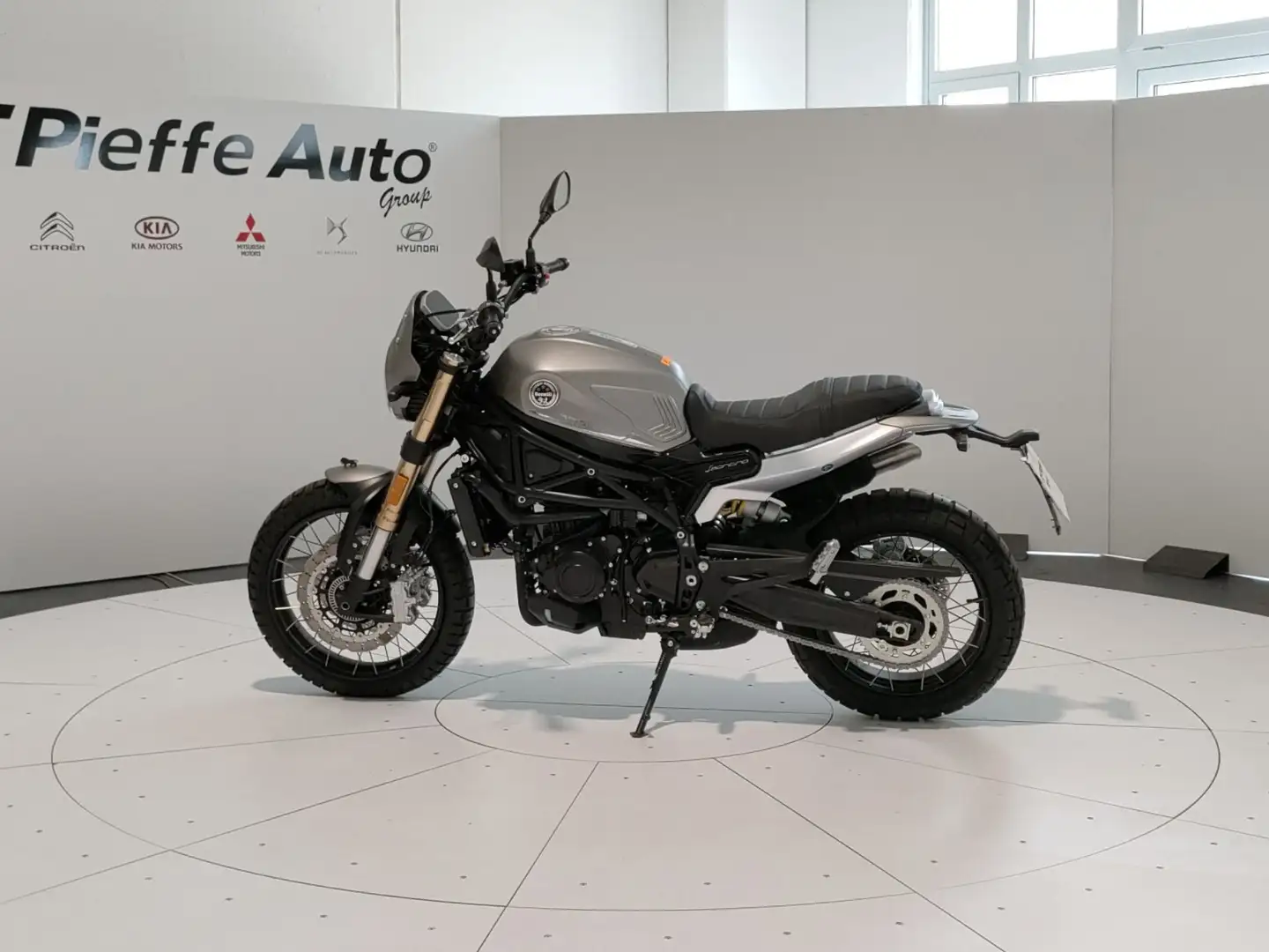 Benelli Leoncino 800 Trail Grigio - 2