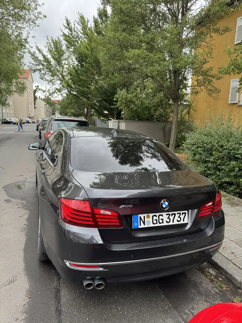 BMW 520 Luxury Line xDrive Grau - 2