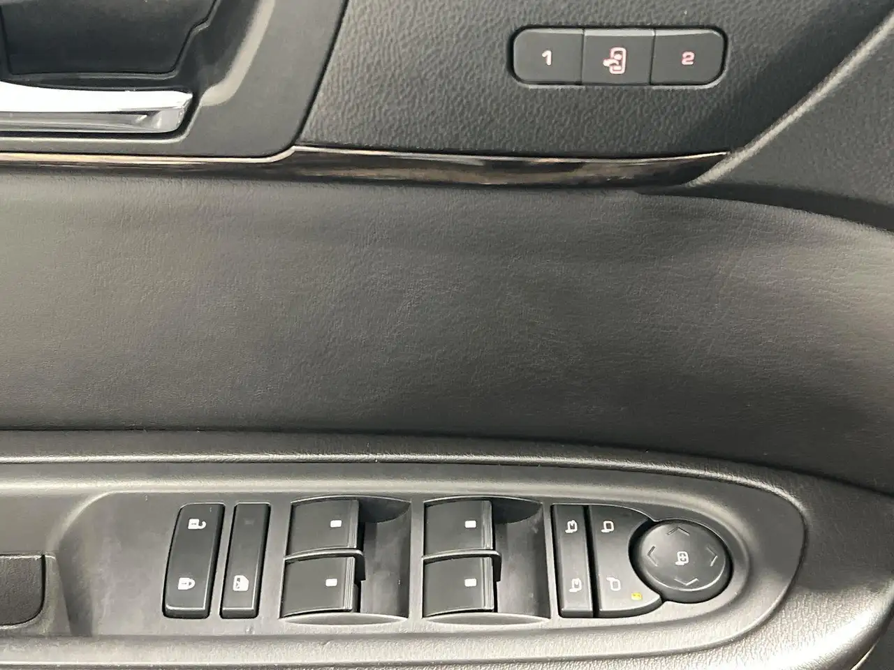 GMC Acadia снимка GMC Acadia