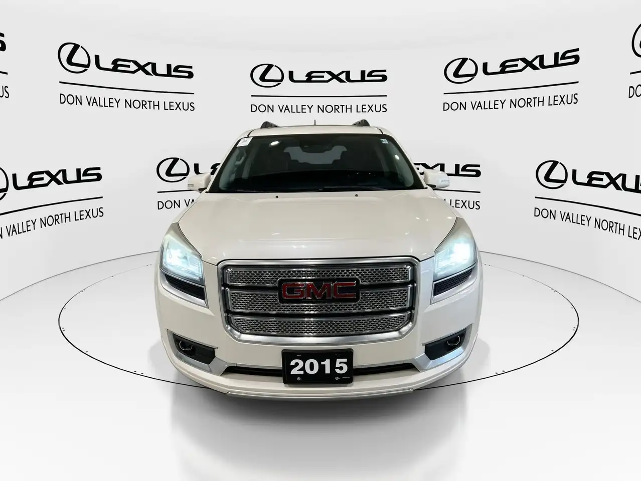 GMC Acadia снимка GMC Acadia