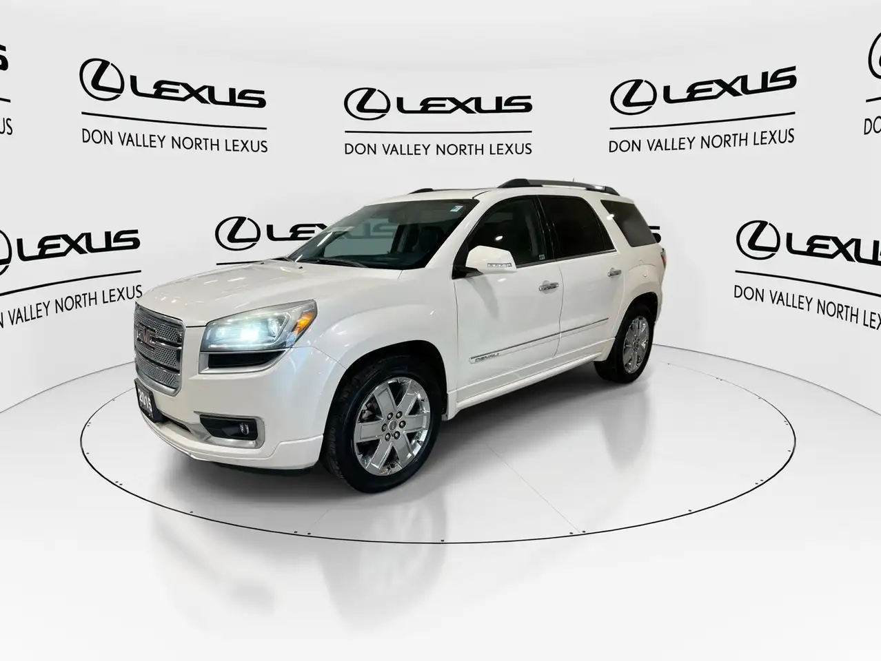GMC Acadia снимка GMC Acadia