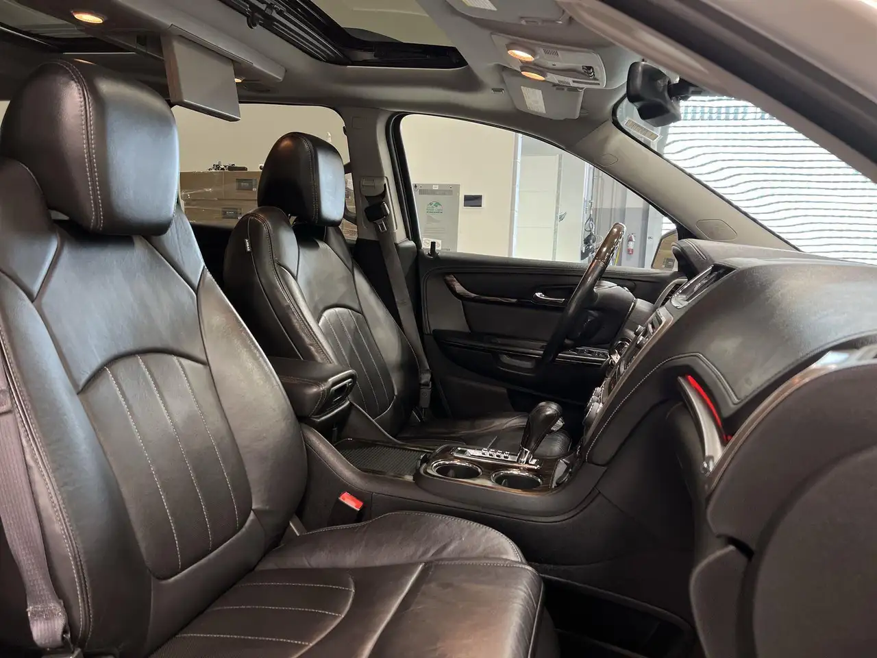GMC Acadia снимка GMC Acadia