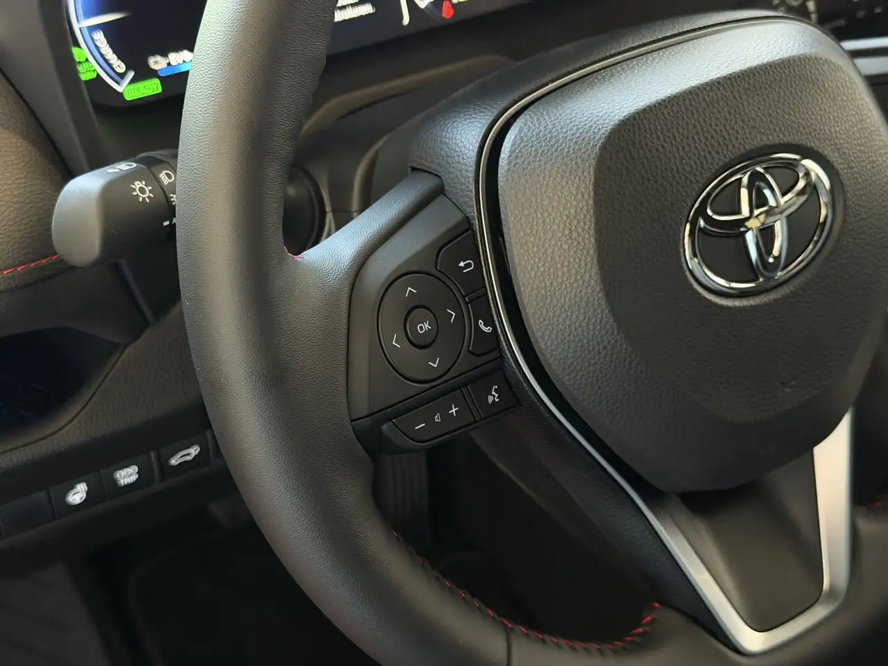 Toyota RAV4 2026 — фото 12