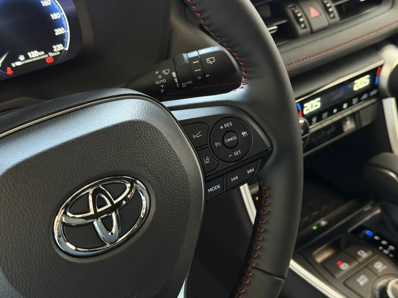 Toyota RAV4 2026 — фото 11