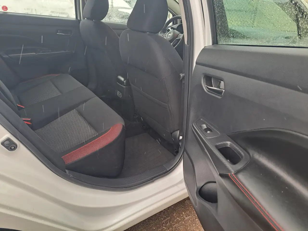 Nissan Versa снимка Nissan Versa