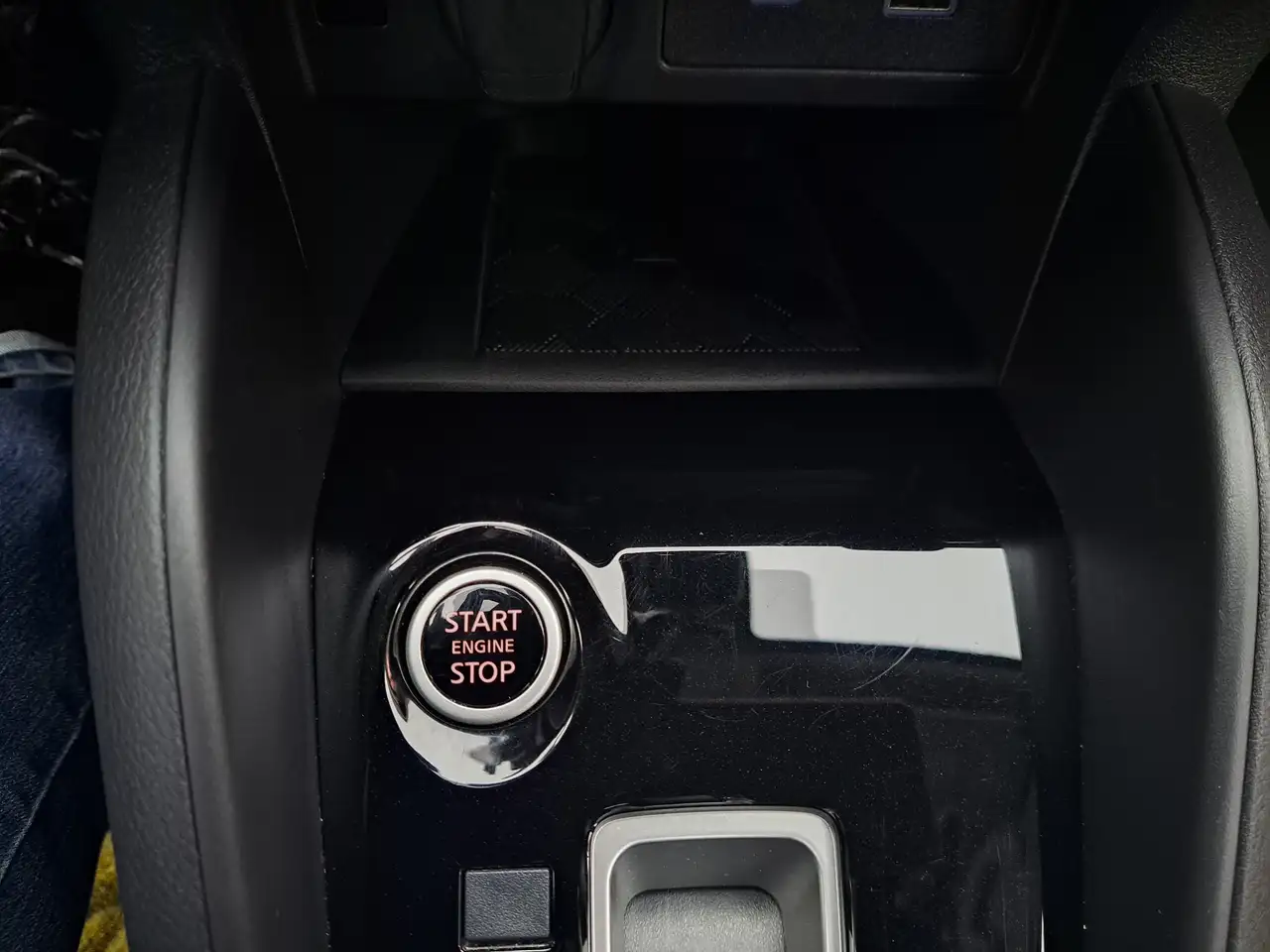 Nissan Versa снимка Nissan Versa