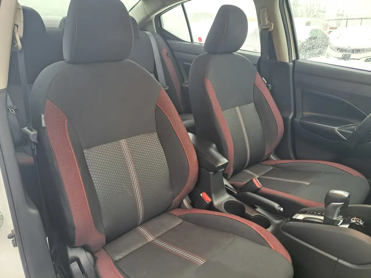 Nissan Versa снимка Nissan Versa