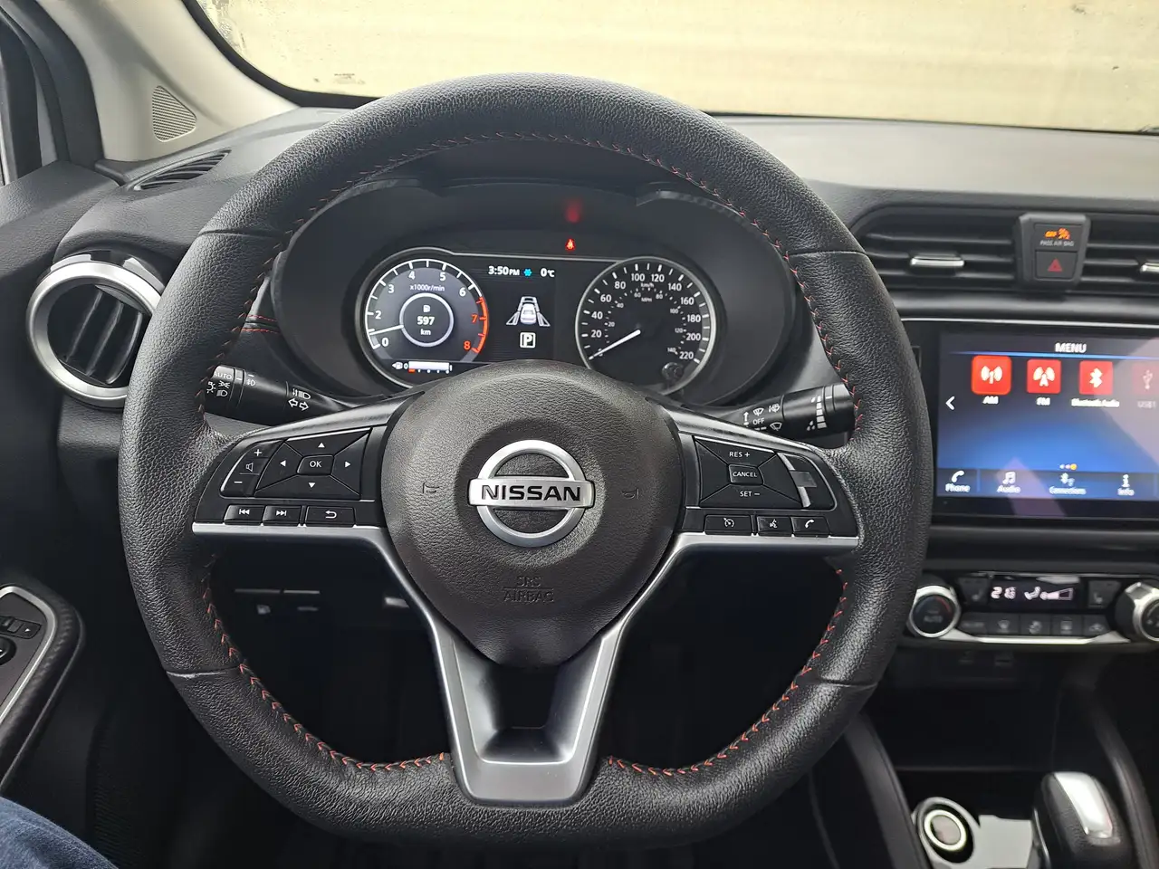Nissan Versa снимка Nissan Versa