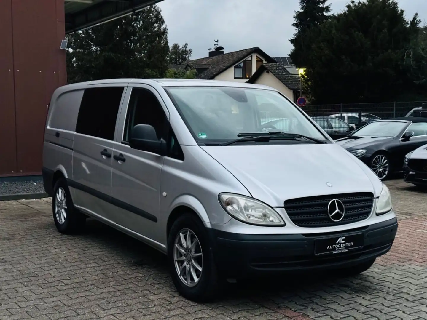 Mercedes-Benz Vito Mixto 115 CDI lang Aut. NAVI+AHK+SITZHEIZU Argento - 1