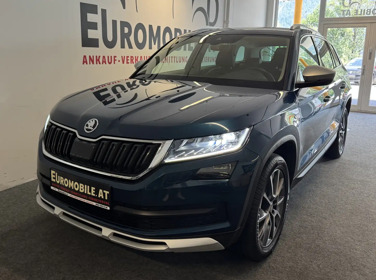 Skoda Kodiaq Scout 4x4 *RFK*ALCANTARA*CANTON*MEMORY*LR-HZG.*LED Blauw - 1