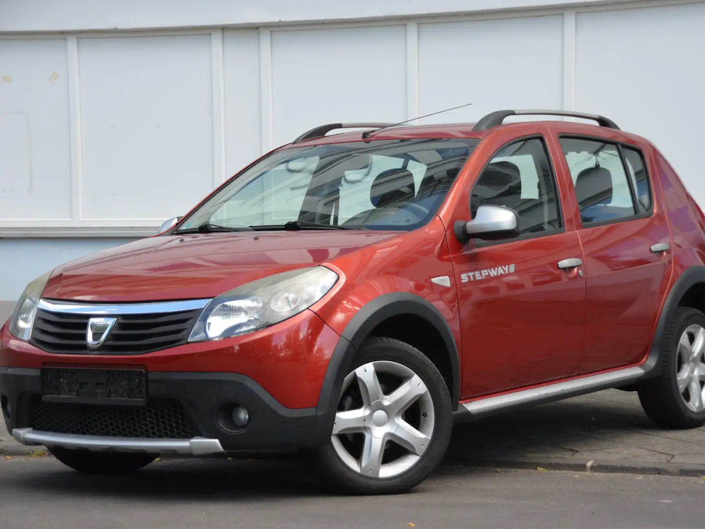 Dacia Sandero Stepway / Klima/ TÜV 05/27/ 35Tkm Rot - 1
