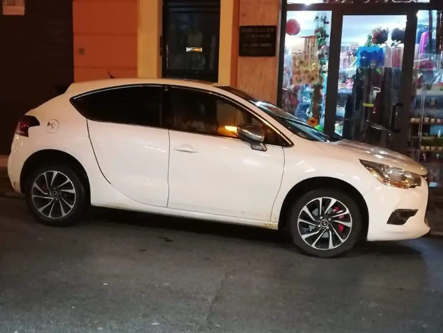 Citroen DS4 DS4 1.6 e-hdi (airdream) So Chic 115cv Blanco - 2