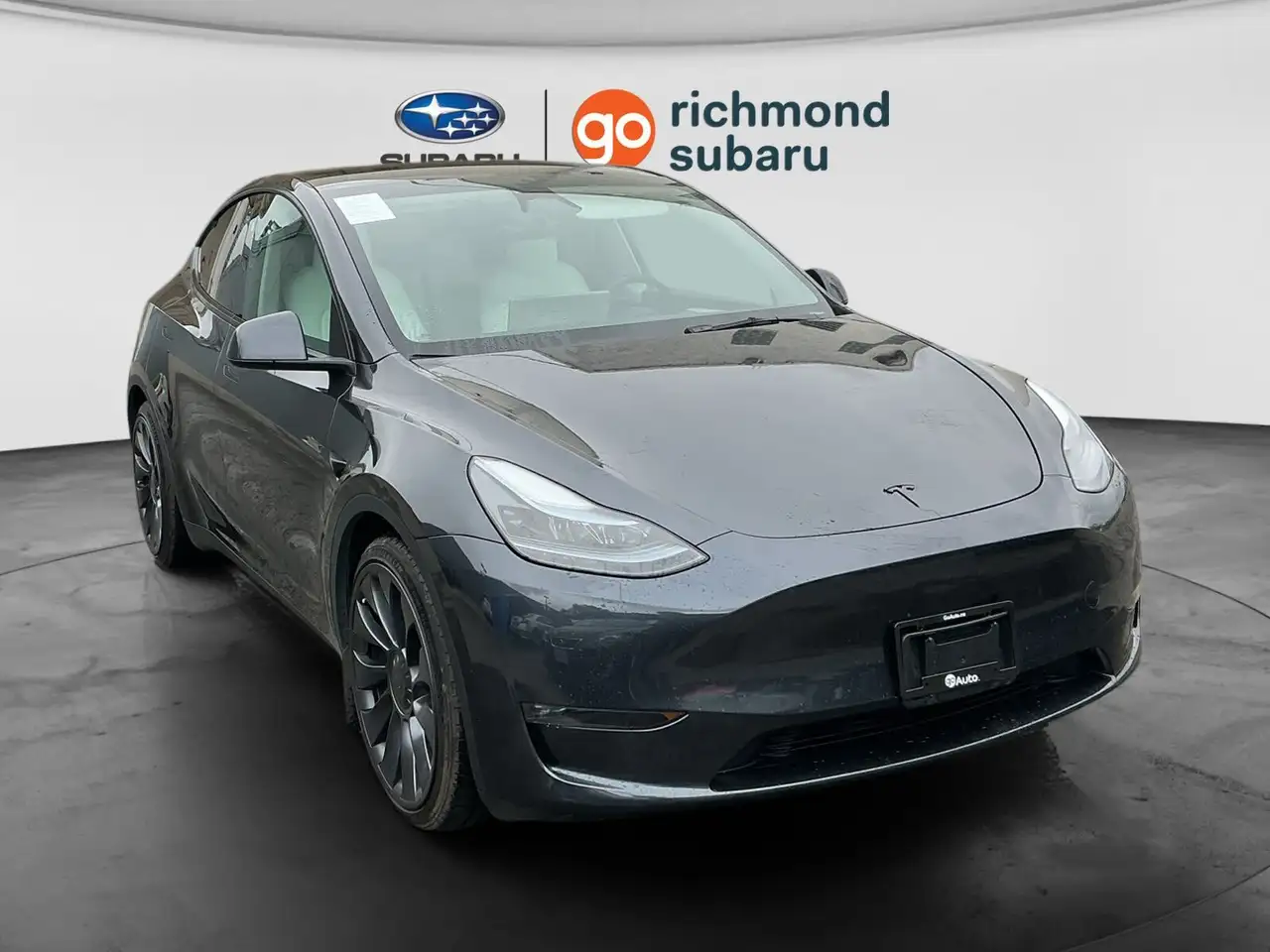 Tesla Model Y снимка Tesla Model Y