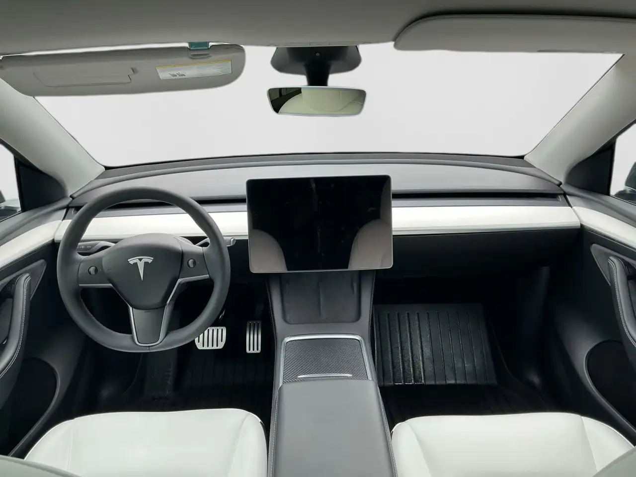 Tesla Model Y снимка Tesla Model Y