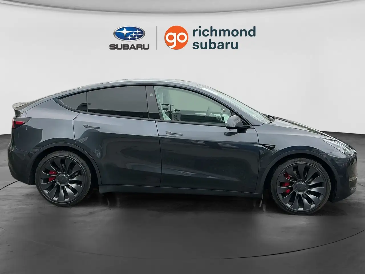 Tesla Model Y снимка Tesla Model Y