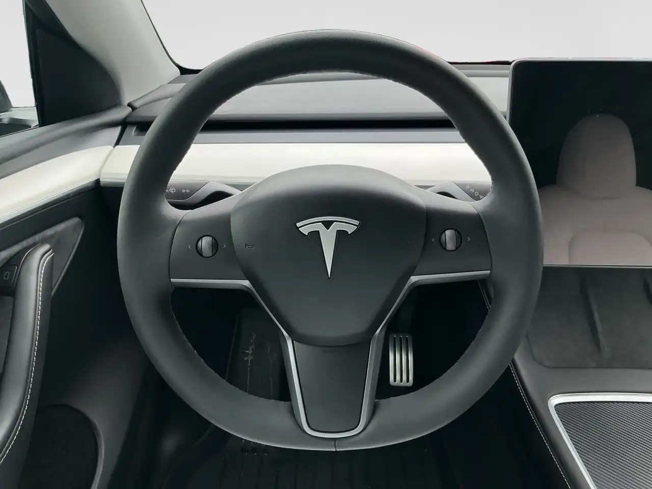 Tesla Model Y снимка Tesla Model Y