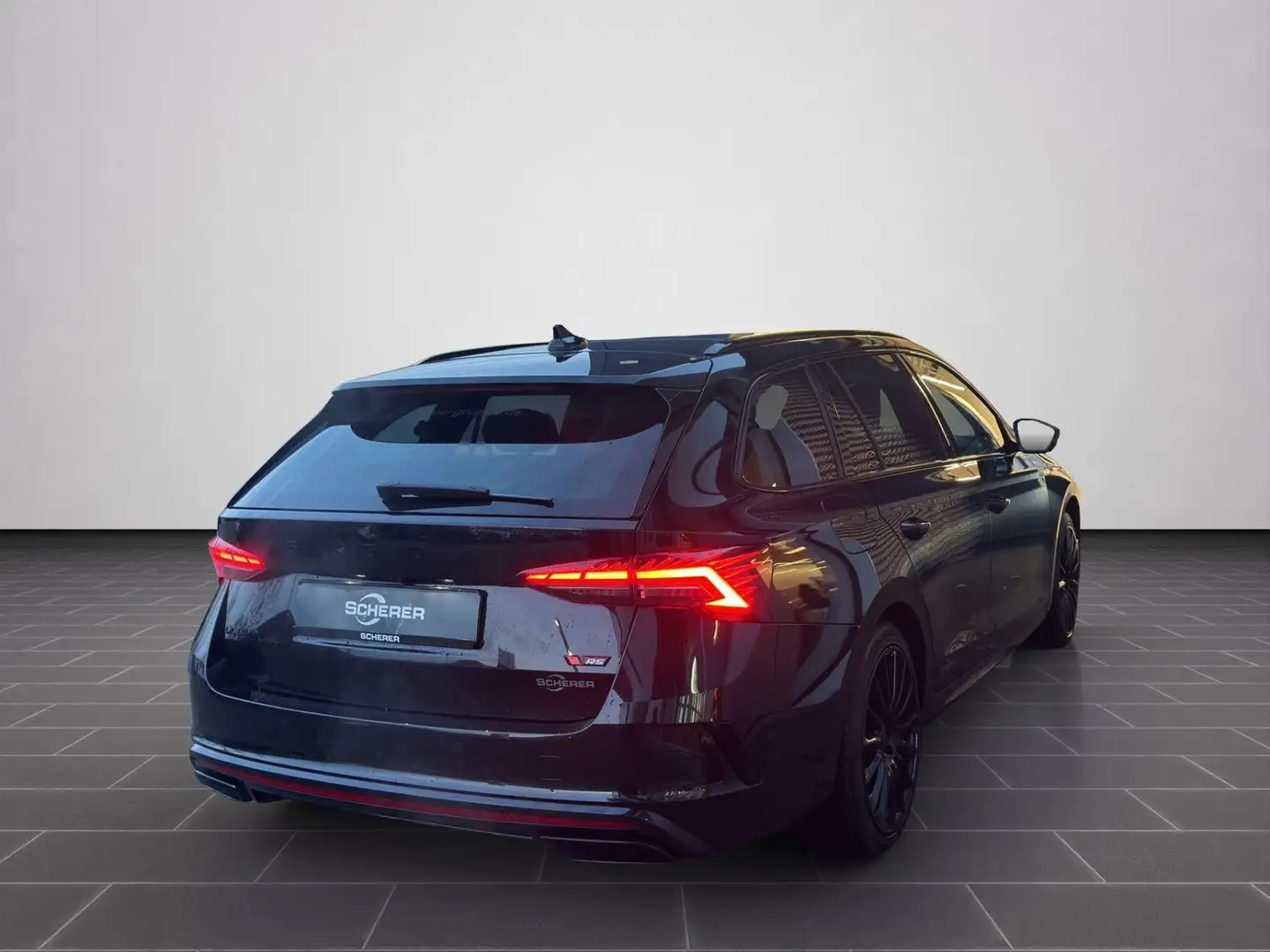 Skoda Octavia Combi RS 2,0 TSI 195 kW 7-Gang-DSG Schwarz - 2